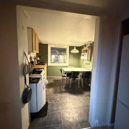 Apartamento Cozy Little Yellow House Henningsvaer