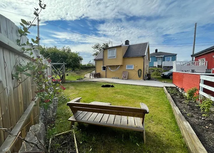 Leilighet Cozy Little Yellow House Henningsvær