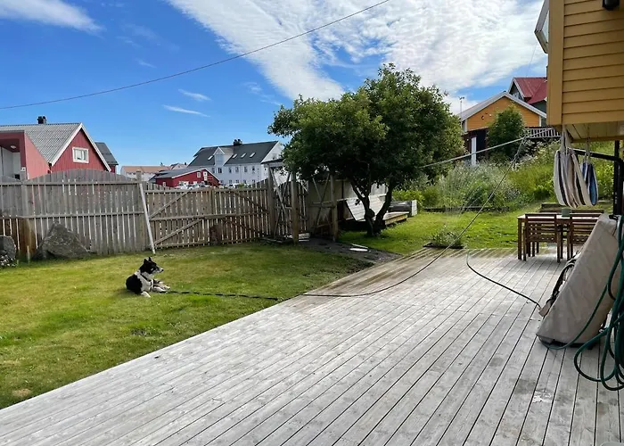 Cozy Little Yellow House Leilighet Henningsvær