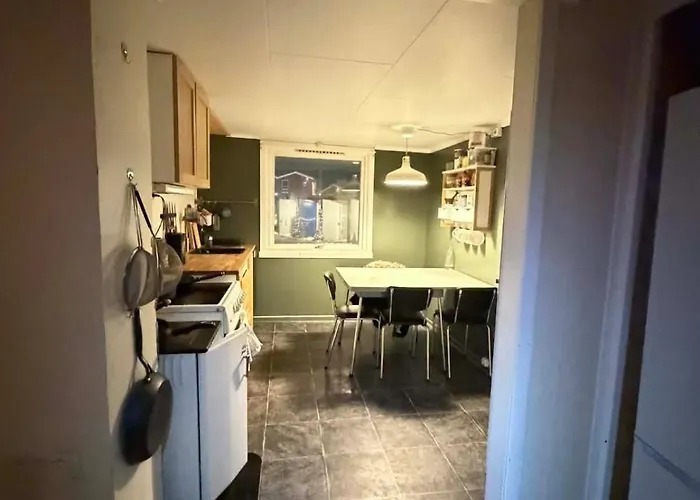 Leilighet Cozy Little Yellow House Henningsvær