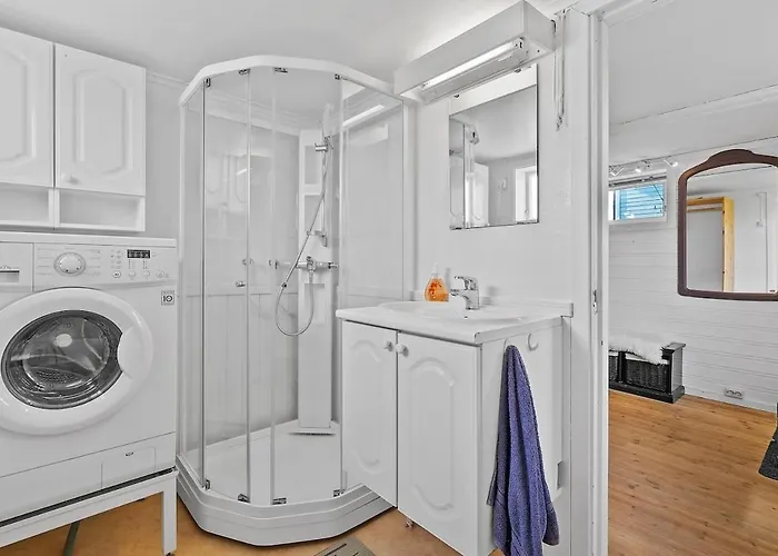 Cozy Little Yellow House Leilighet Henningsvær